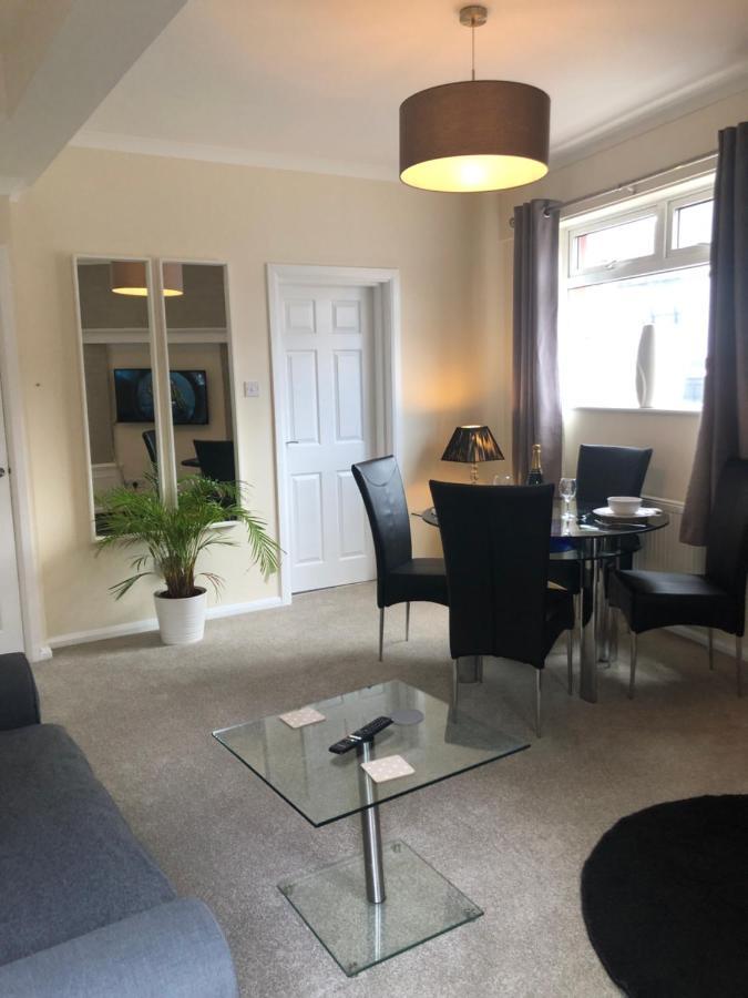 Half Price Offer - Exeter City Apartment Kültér fotó